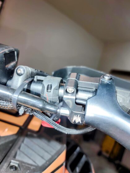 Throttle Block for Ski-Doo and Polaris, self cleaning - Image 4